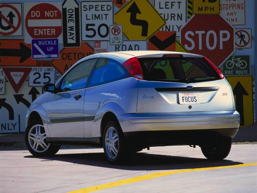 Ford Focus ZX3 1999 года  (фото 21 из 23)
